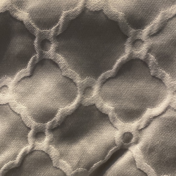 Waterford Linen Belissa Euro Sham, Grey & White, 26”x 26”, 100% Polyester NEW - Picture 3 of 8